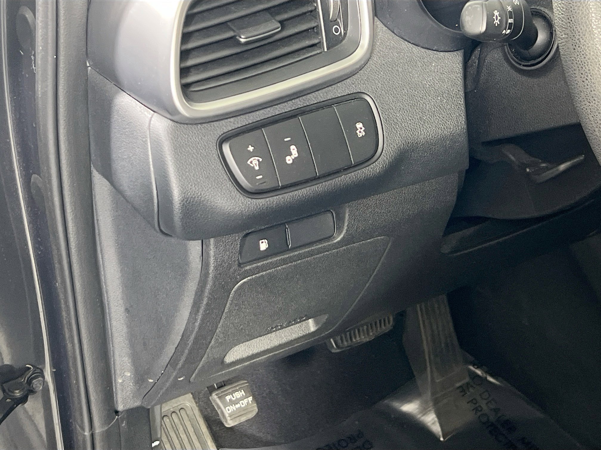 Used 2019 Kia Sorento LX image 10