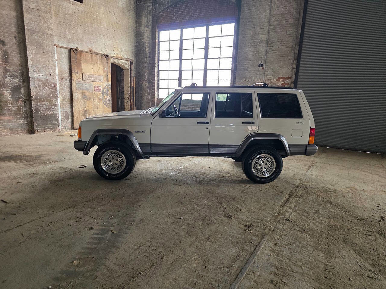 Used 1996 Jeep Cherokee 4WD 4-Door image 41