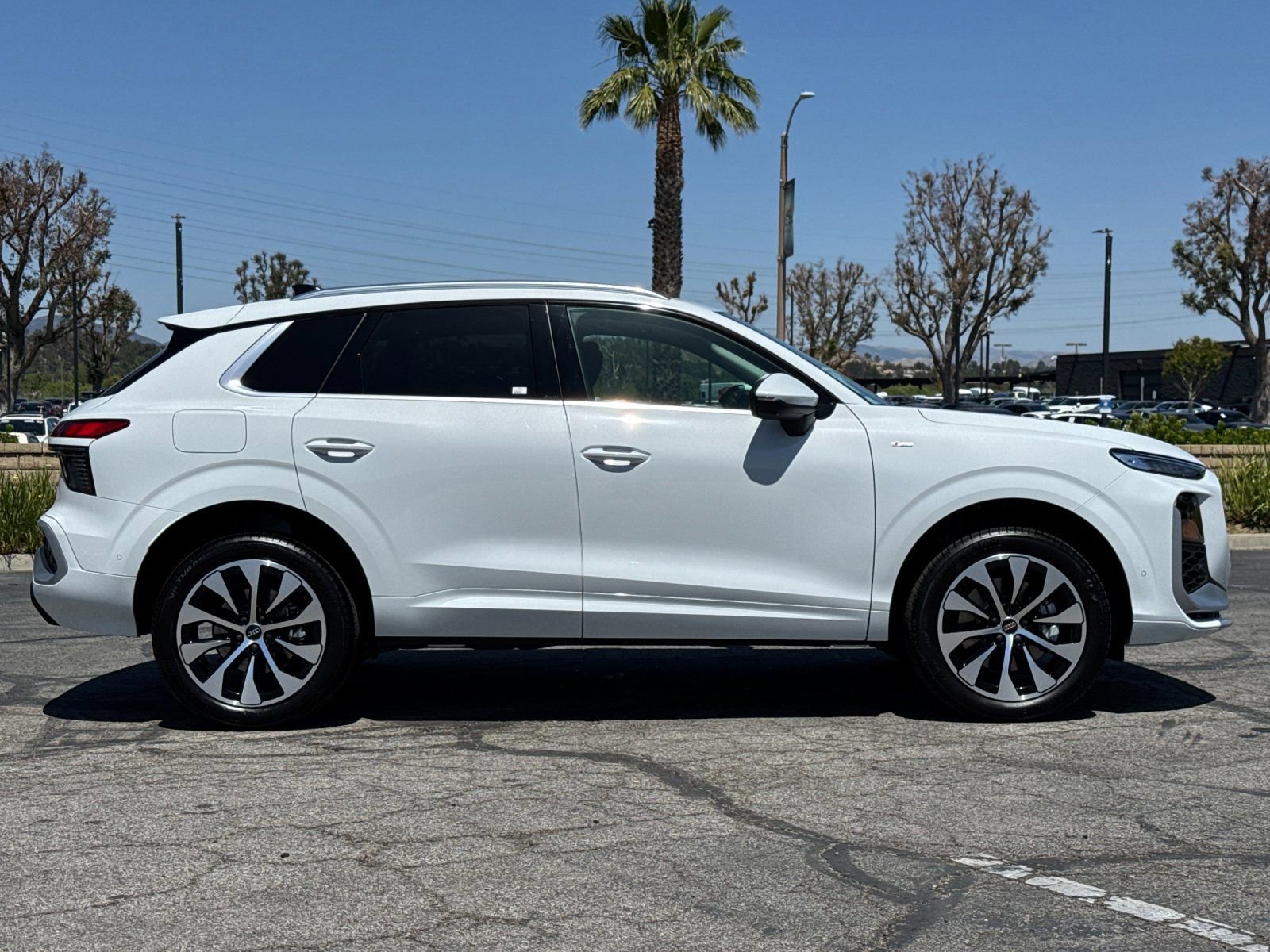 New 2026 Audi Q3 quattro 2.0T AWD/4WD image 3