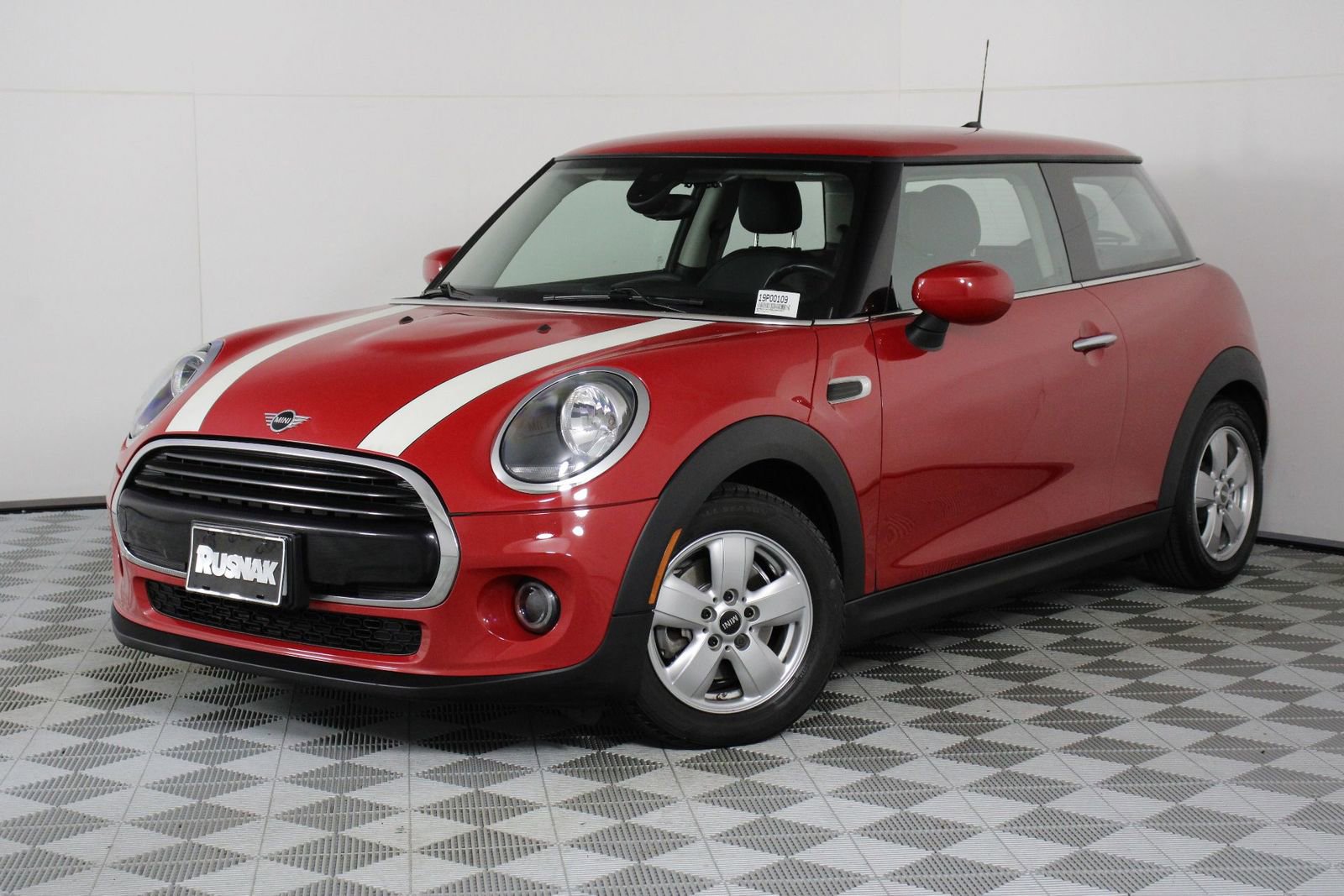 Used 2021 MINI Cooper 2-Door Hardtop image 3