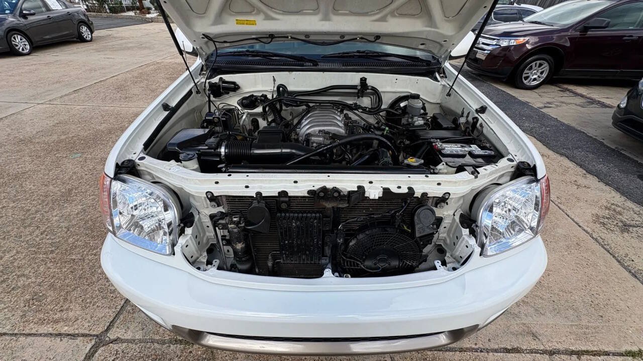 Used 2004 Toyota Sequoia SR5 RWD image 7