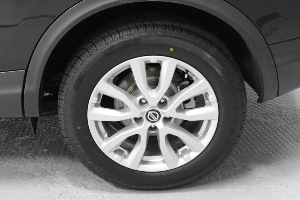 Certified 2022 Nissan Rogue Sport SV AWD/4WD image 18