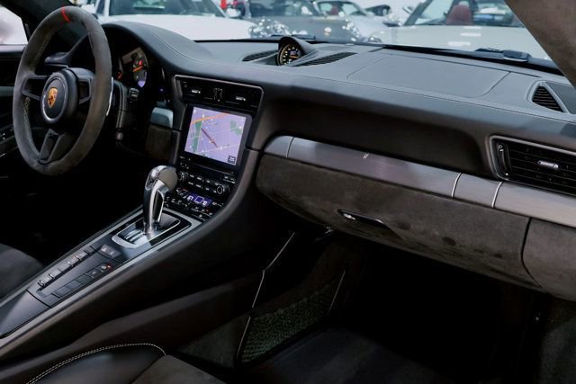 Used 2018 Porsche 911 GT3 image 32