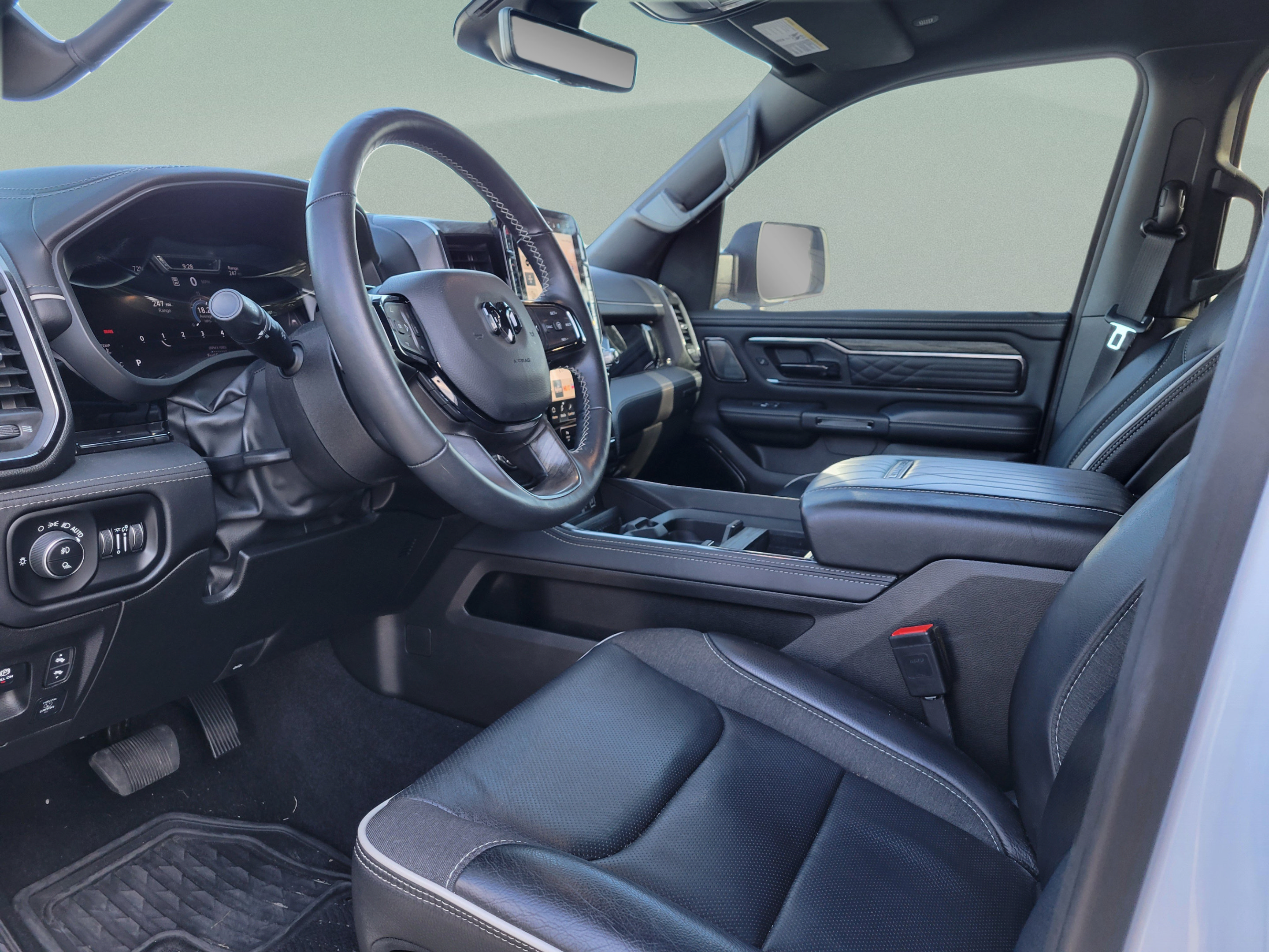 Used 2025 RAM 1500 Limited AWD/4WD image 14