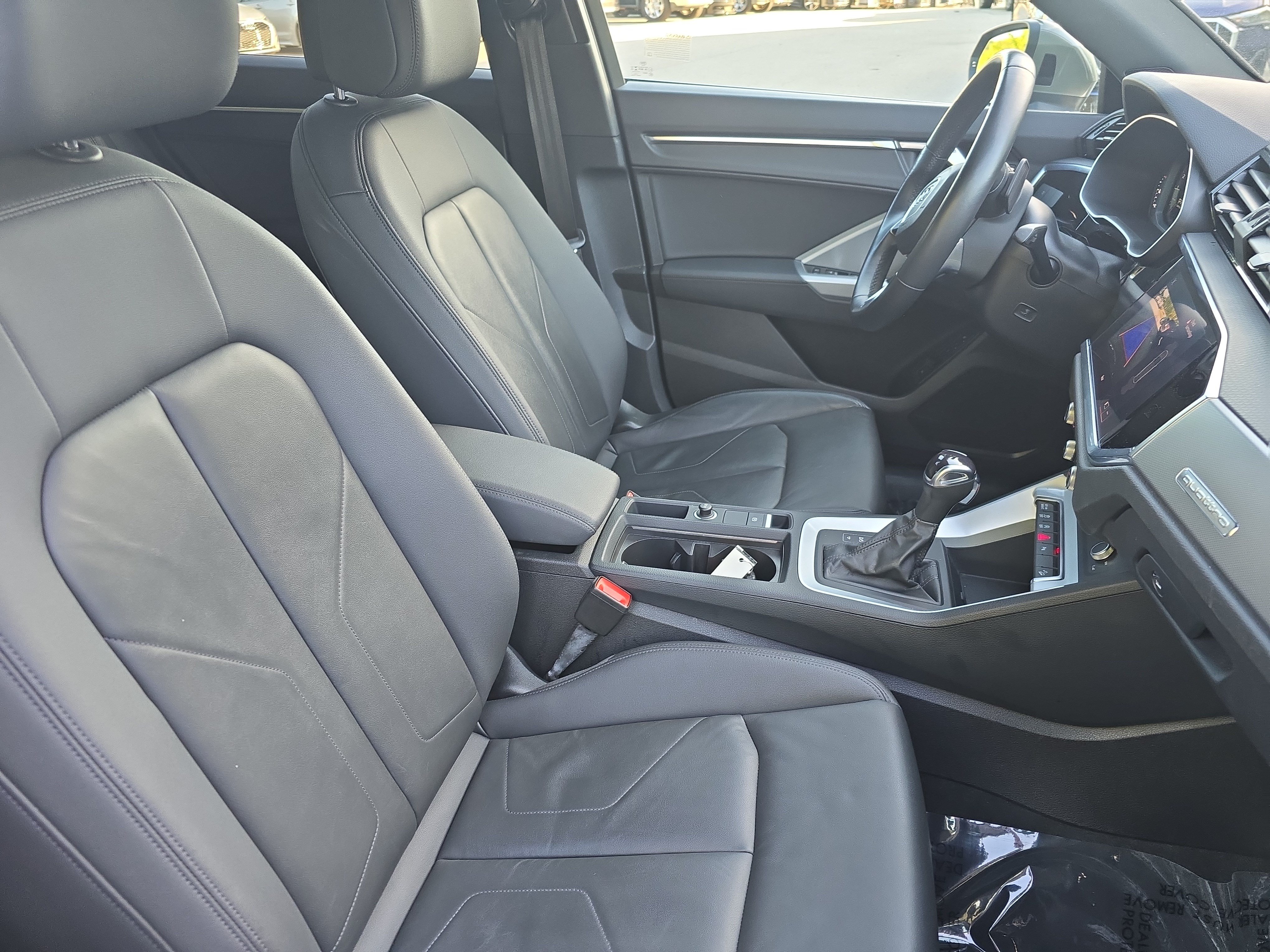 Used 2022 Audi Q3 2.0T Premium w/ Convenience Package AWD/4WD image 10
