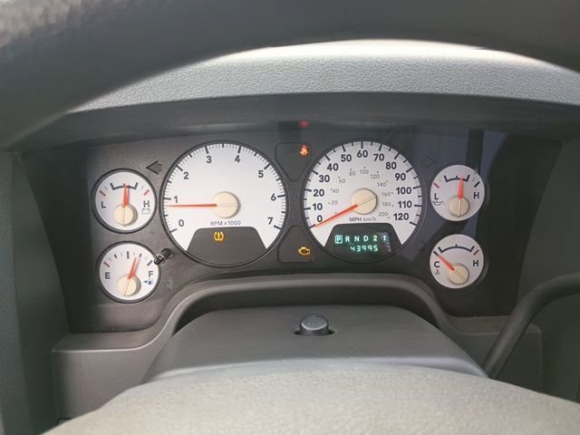 Used 2009 Dodge Ram 2500 Truck SXT image 10