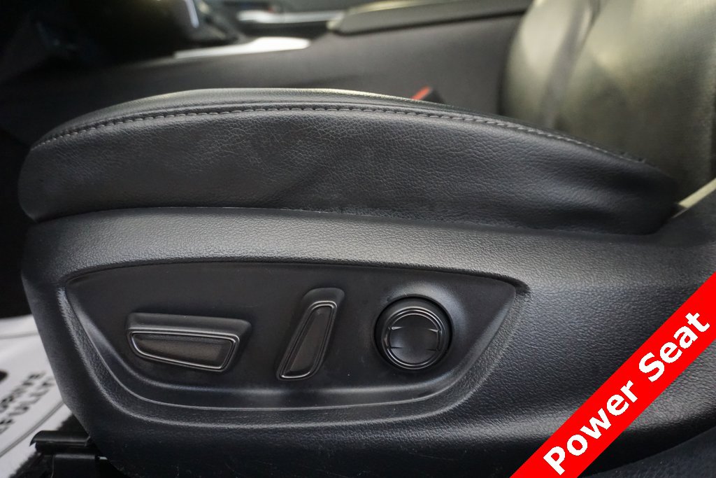 Used 2023 Toyota Camry XLE image 7