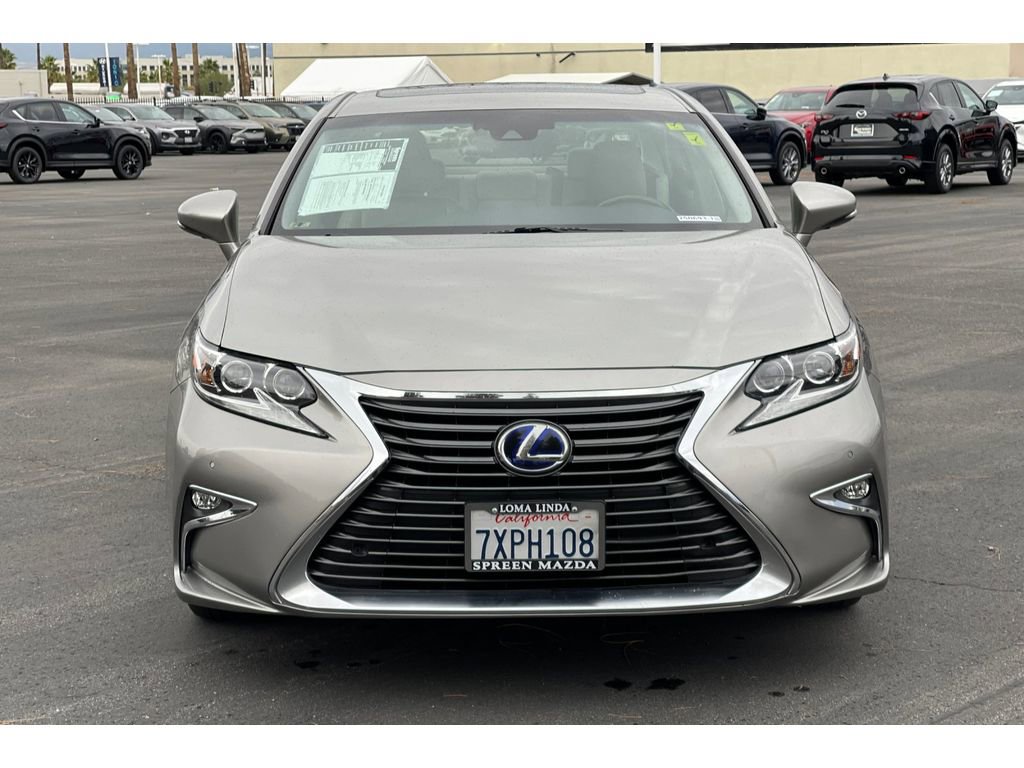 Used 2017 Lexus ES 300h image 10