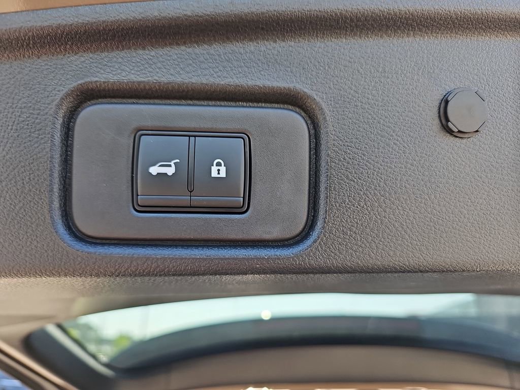 Used 2024 Nissan Pathfinder Platinum w/ Cargo Package image 18