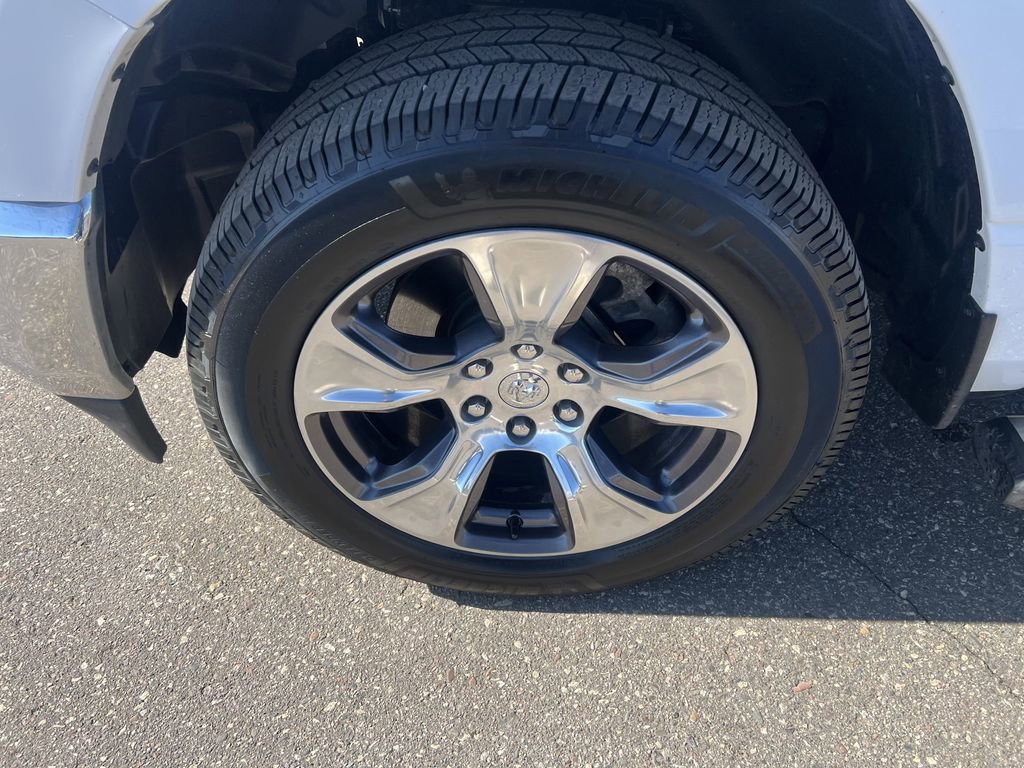 Used 2024 RAM 1500 Laramie AWD/4WD image 4
