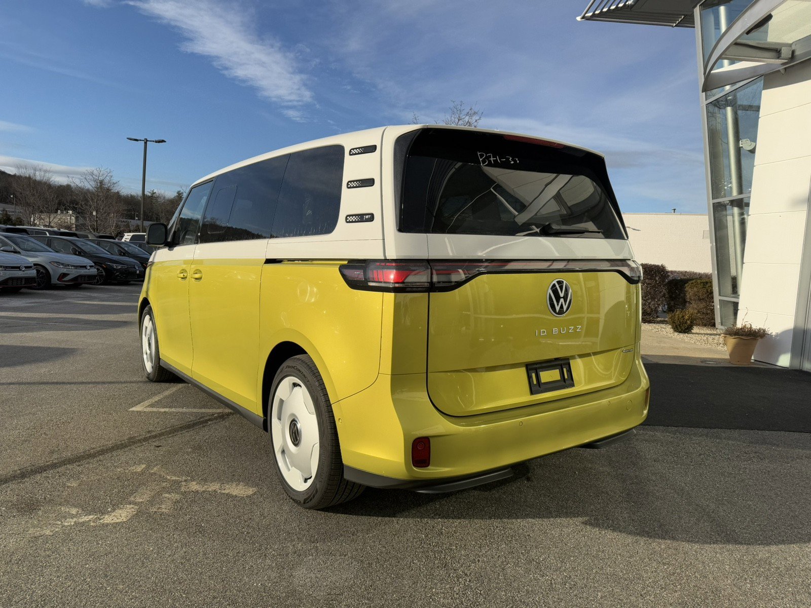 New 2025 Volkswagen ID. Buzz 1st Edition image 7