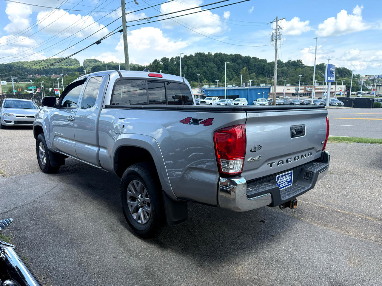 Used 2017 Toyota Tacoma SR5 image 6