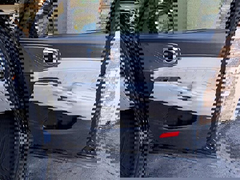 Used 2022 Kia Sorento SX image 32