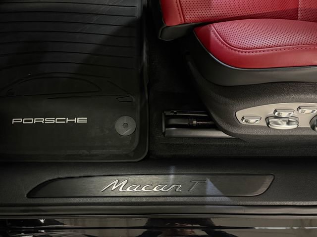 Certified 2026 Porsche Macan Turbo AWD/4WD image 32