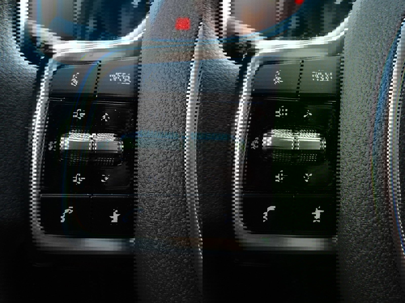 New 2025 Kia Sorento LX image 22