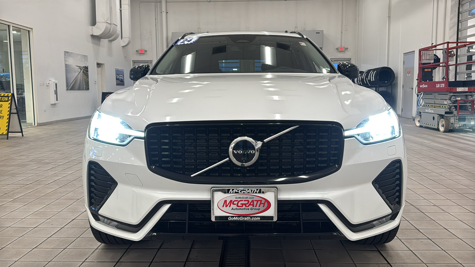Used 2024 Volvo XC60 B5 Ultimate w/ Climate Package AWD/4WD image 10