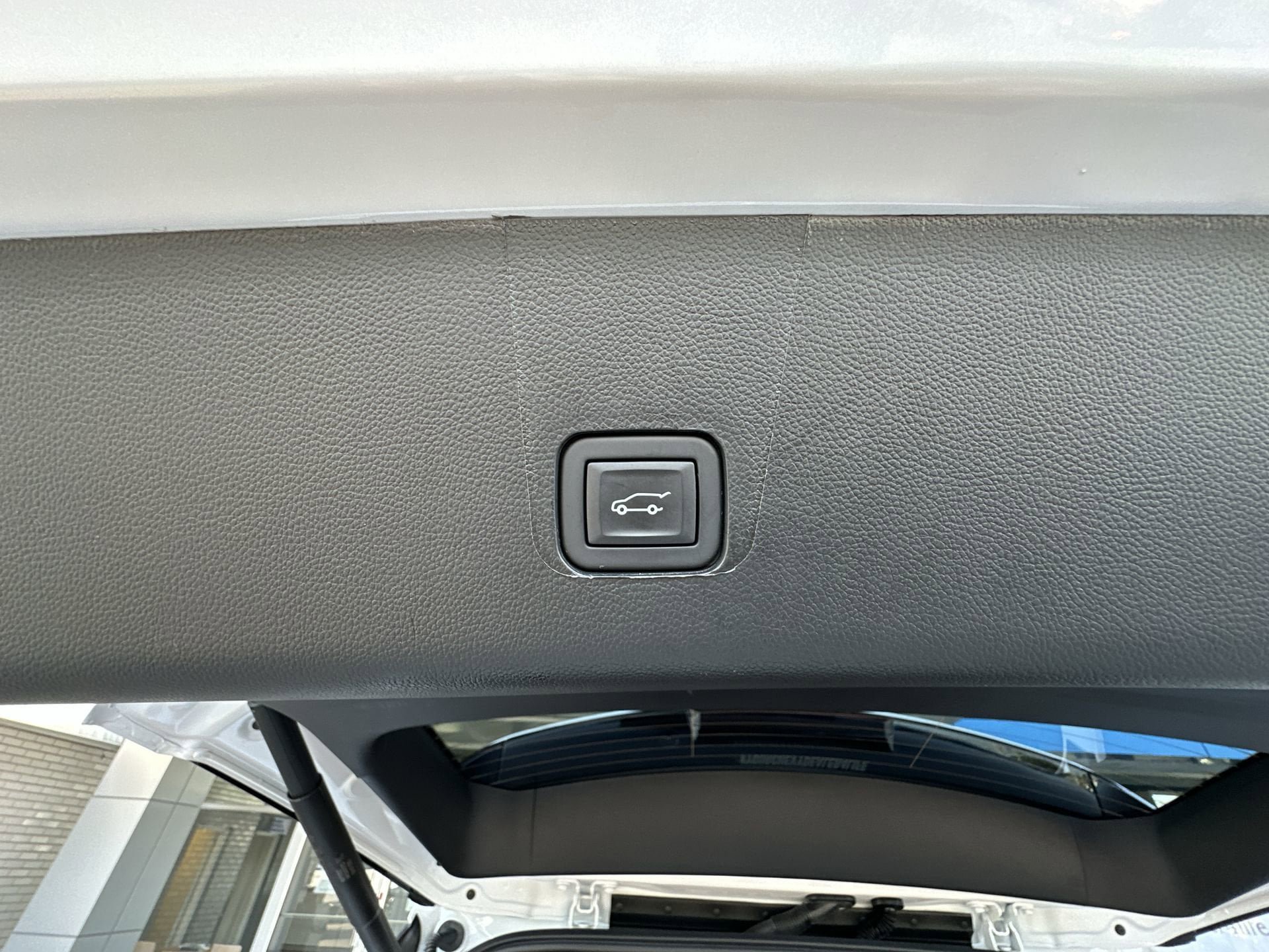 Used 2023 Chevrolet Traverse High Country w/ LPO, 'HIT The Road' Package FWD image 34