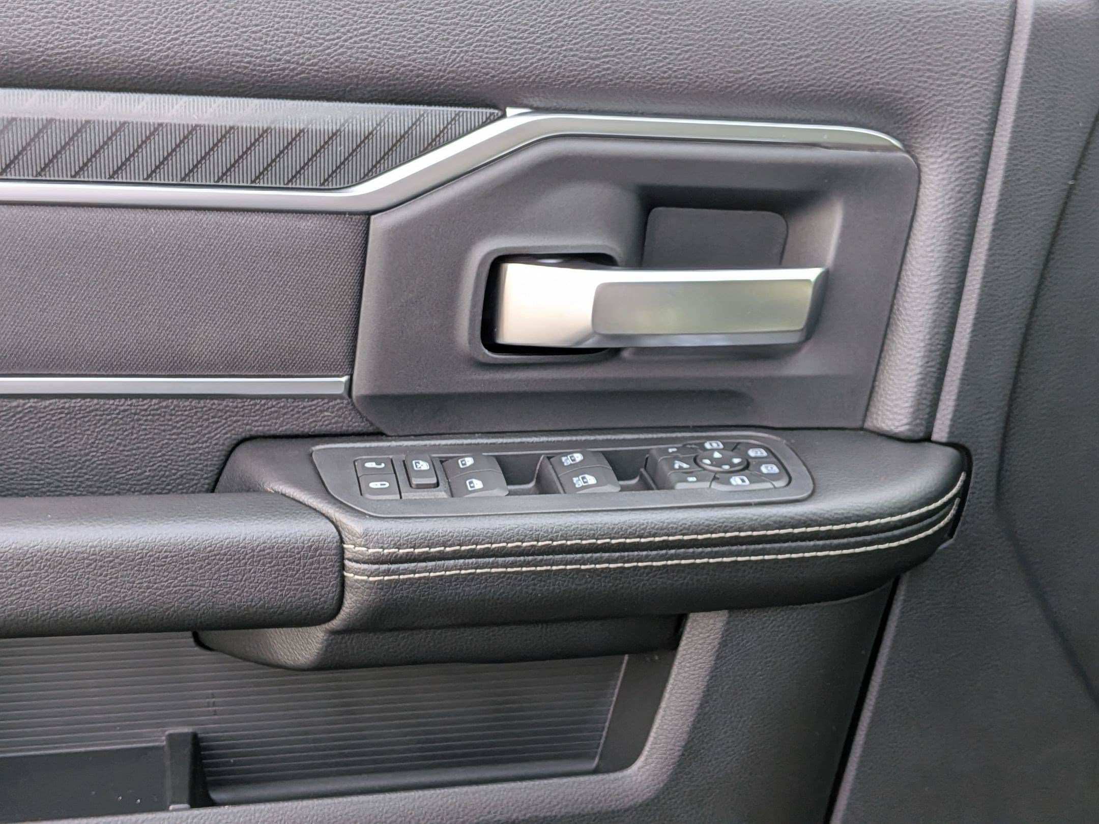 New 2026 RAM 2500 Big Horn AWD/4WD image 11