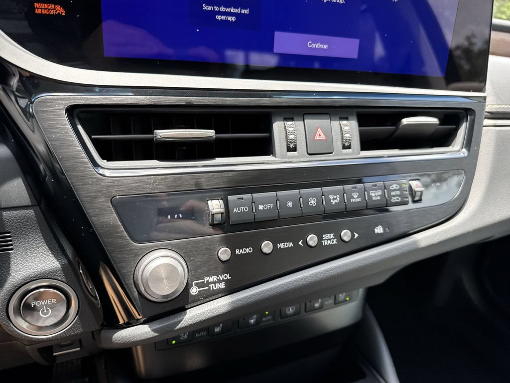 Used 2024 Lexus ES 300h Ultra Luxury w/ Accessory Package (Z2) FWD image 51