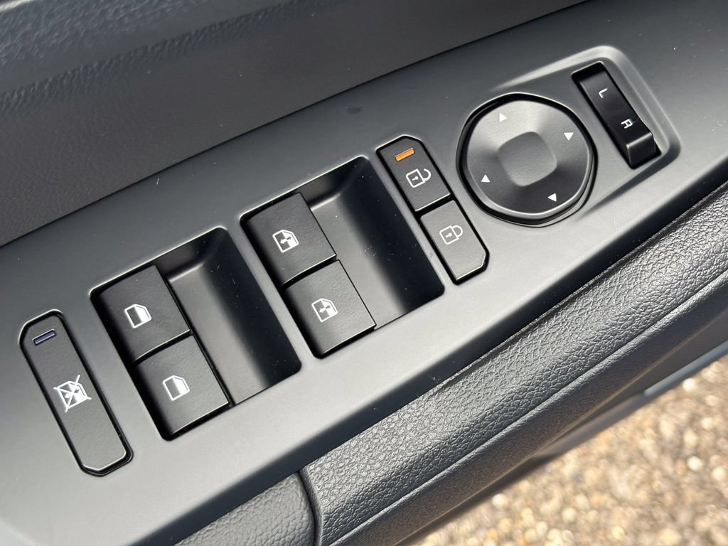 New 2026 Kia Sportage EX FWD image 18
