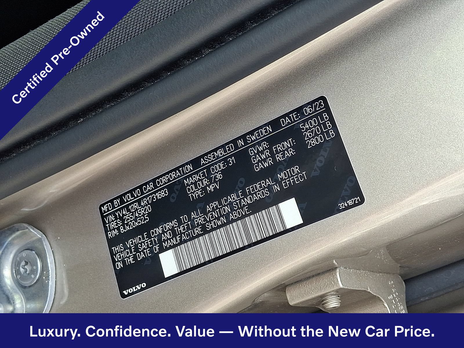 Certified 2024 Volvo XC60 B5 Plus w/ Protection Package Premier AWD/4WD image 28
