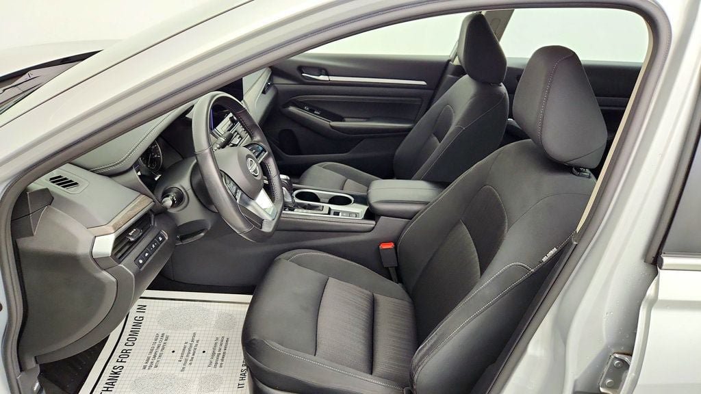 Used 2023 Nissan Altima 2.5 SV w/ SV Premium Package FWD image 21