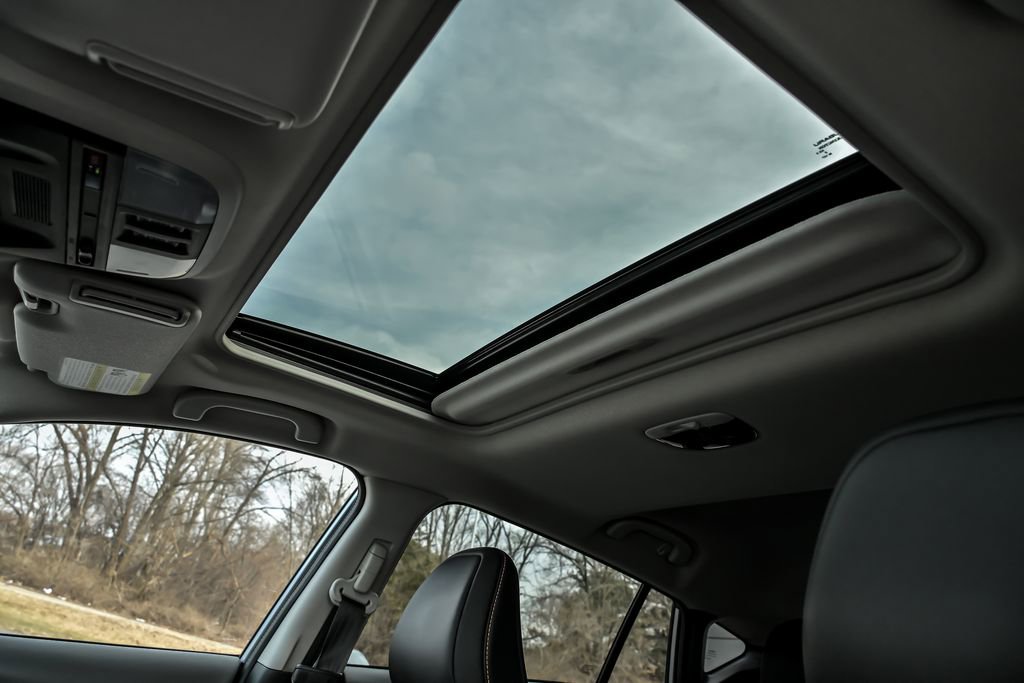 Used 2024 Subaru Crosstrek 2.5i Limited w/ Crosstrek Mirror Package AWD/4WD image 16