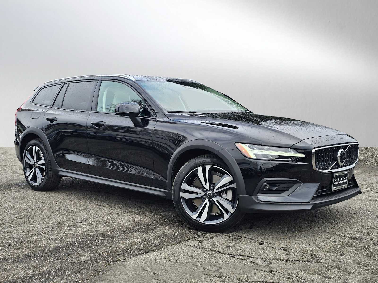New 2026 Volvo V60 B5 Cross Country Plus w/ Protection Package Premier AWD/4WD image 1