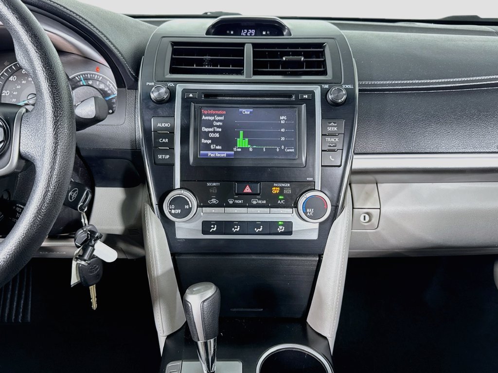Used 2014 Toyota Camry LE FWD image 14