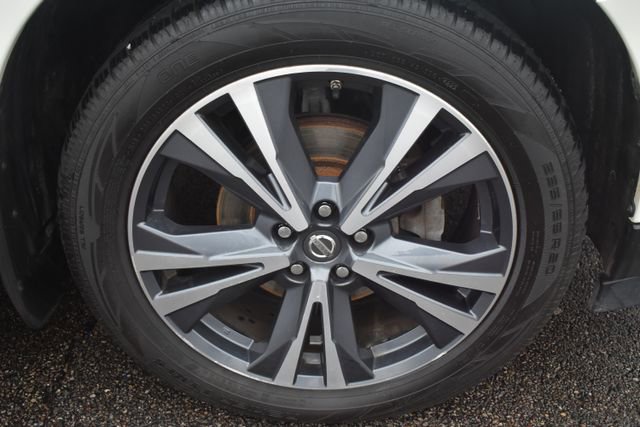 Used 2017 Nissan Pathfinder Platinum w/ Family Entertainment Package image 57