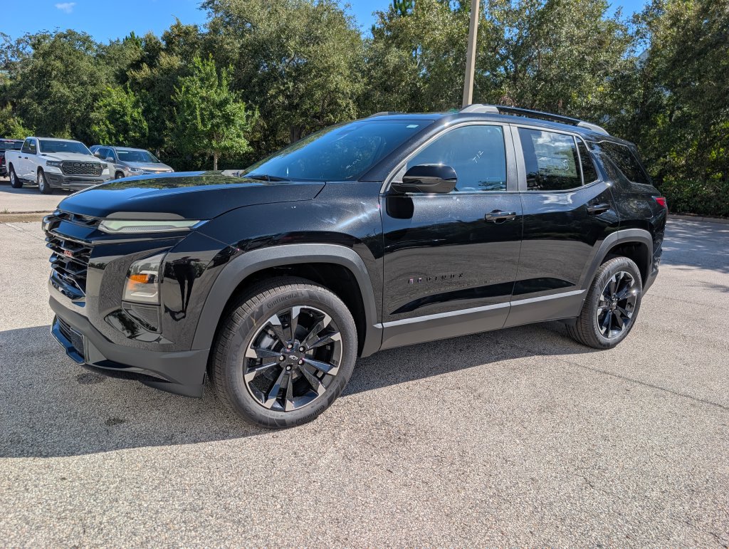 New 2027 Chevrolet Equinox RS FWD image 3