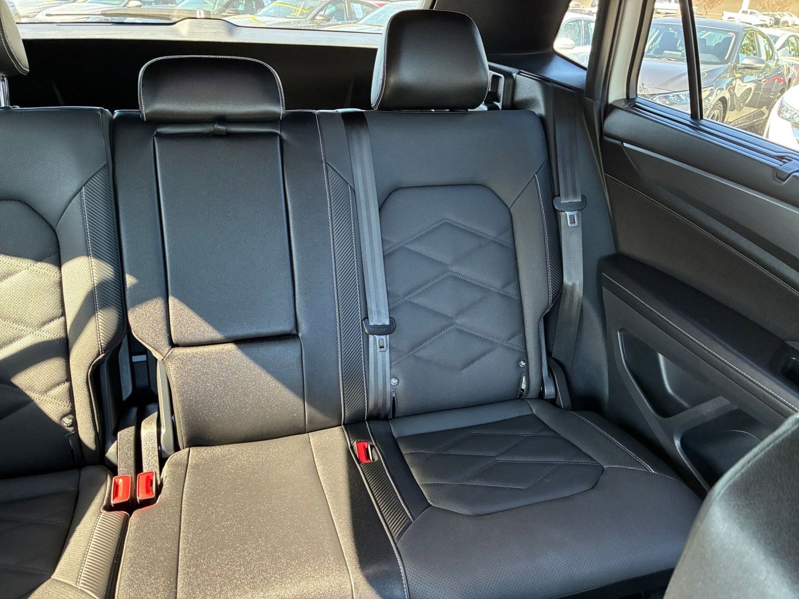 Used 2025 Volkswagen Atlas Cross Sport SE image 39