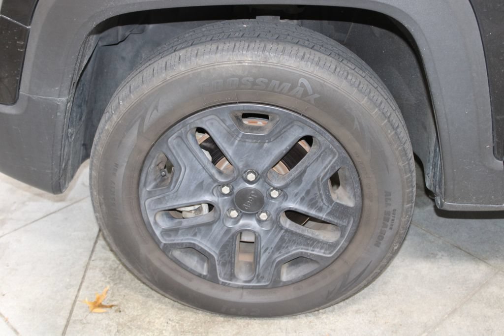 Used 2018 Jeep Renegade Trailhawk AWD/4WD image 32