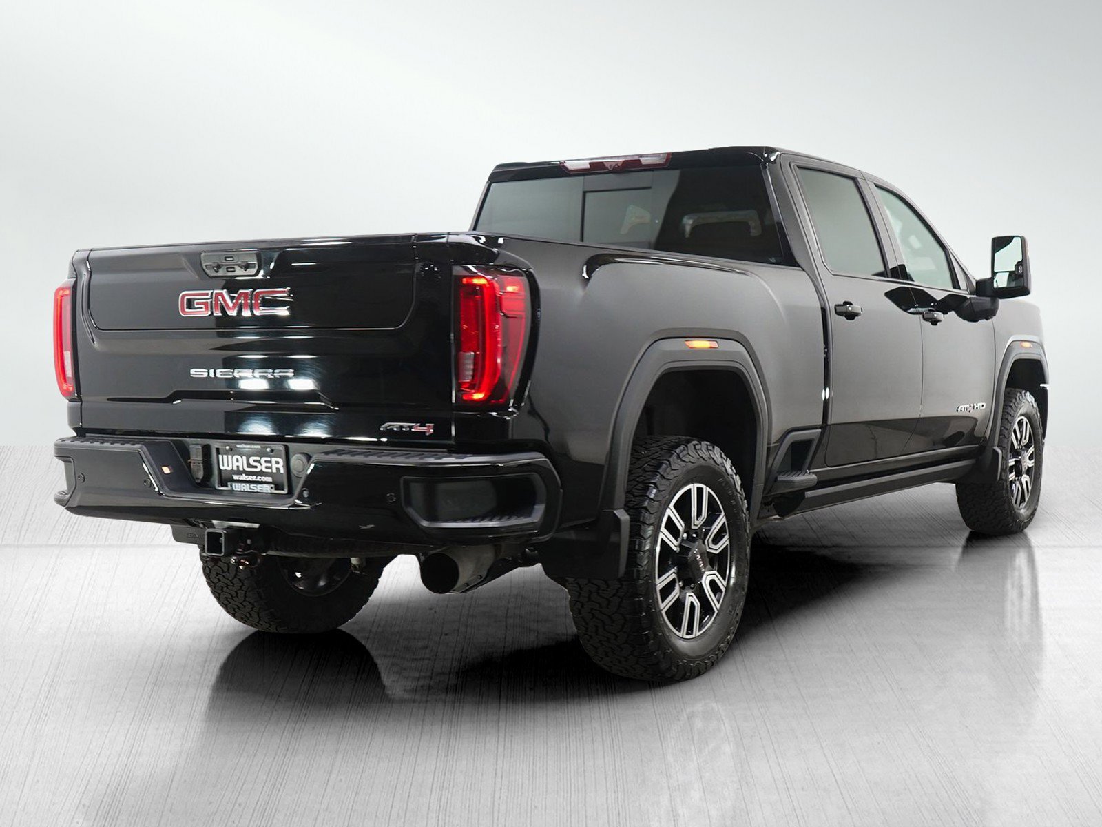 Used 2023 GMC Sierra 2500 AT4 w/ AT4 Preferred Package image 5