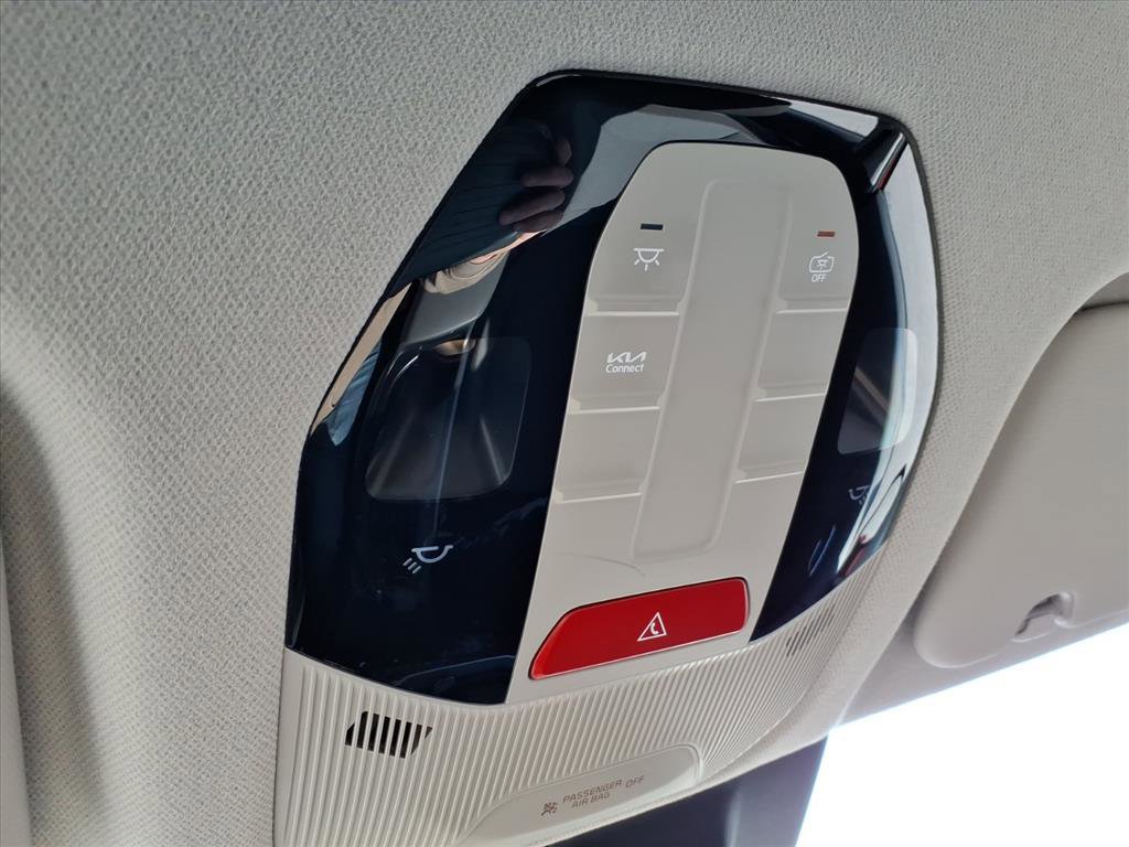 Used 2025 Kia K4 LXS image 29