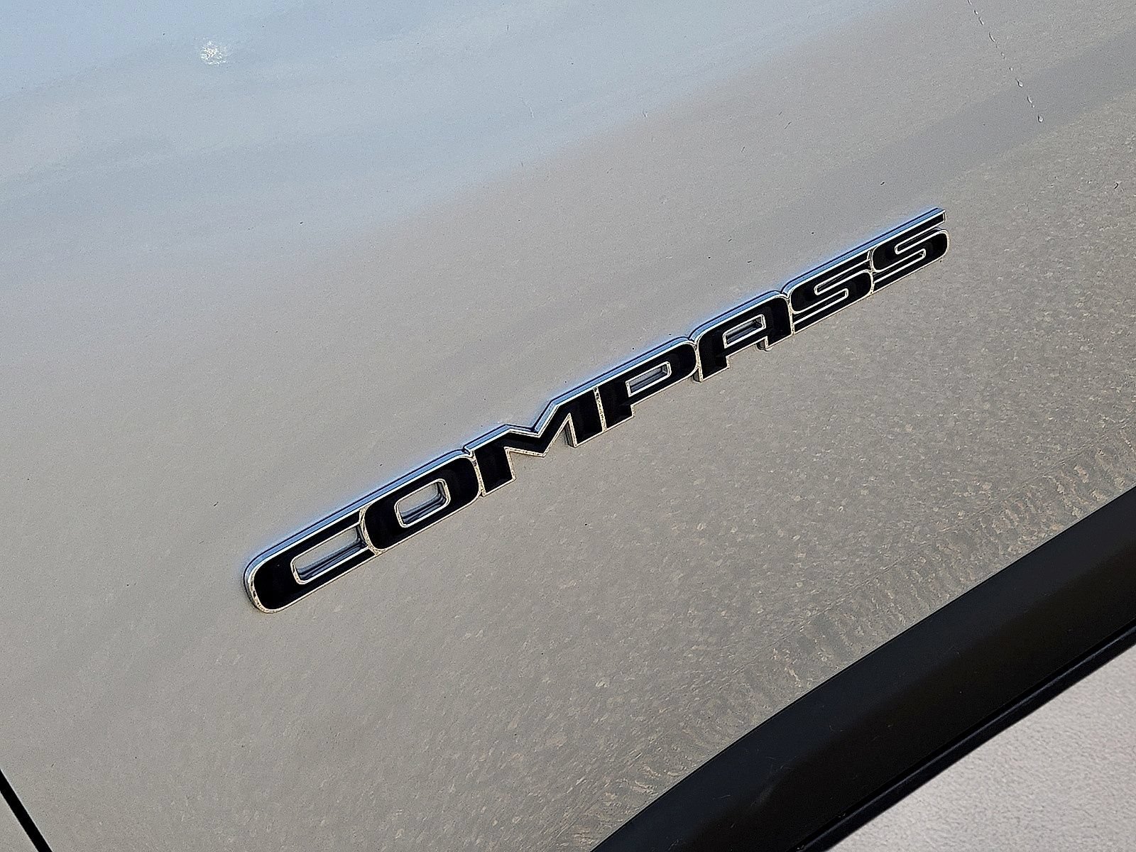 Used 2025 Jeep Compass Limited AWD/4WD image 11