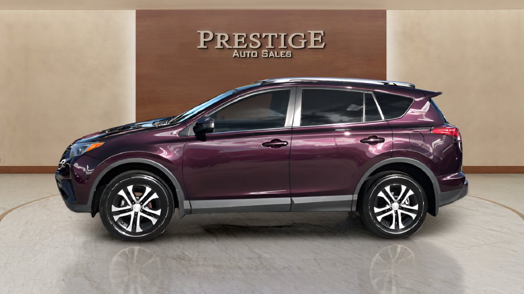 Used 2018 Toyota RAV4 LE FWD image 46