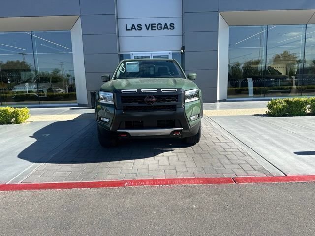 Used 2025 Nissan Frontier Pro-X w/ Pro Convenience Package RWD image 2