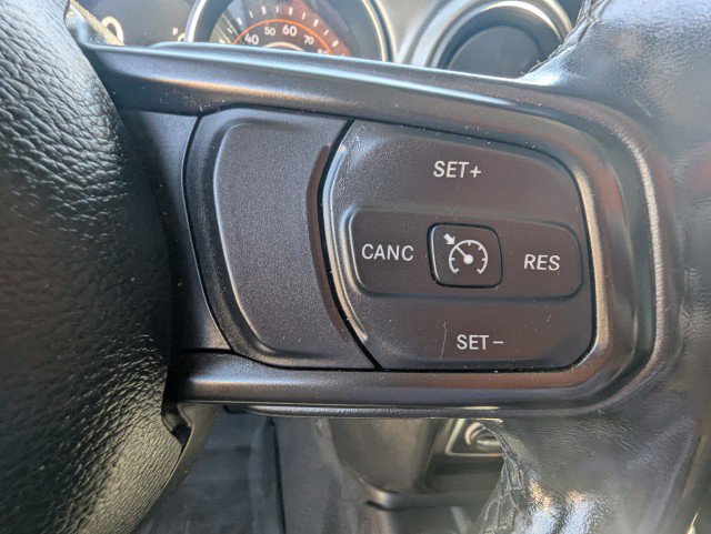 Used 2021 Jeep Gladiator Willys AWD/4WD image 13