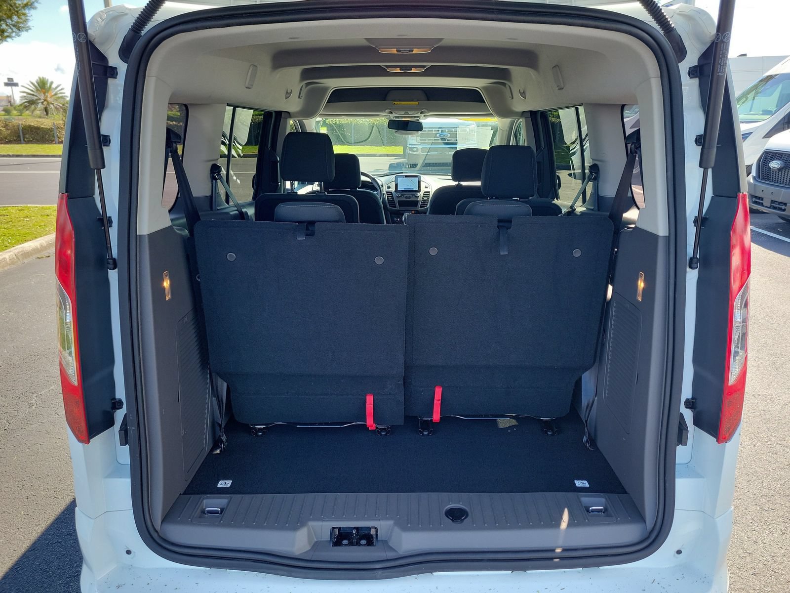 Certified 2021 Ford Transit Connect XLT FWD image 18