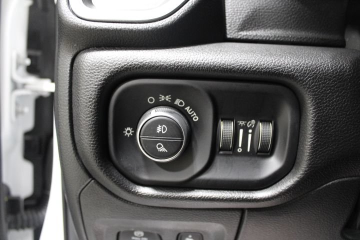 Used 2023 RAM 1500 Laramie AWD/4WD image 38