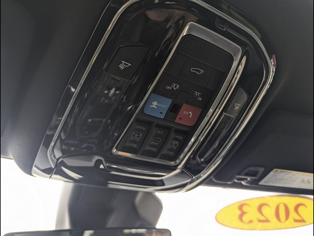 Used 2023 Jeep Grand Cherokee L Overland w/ Rear Seat Video Group I AWD/4WD image 38