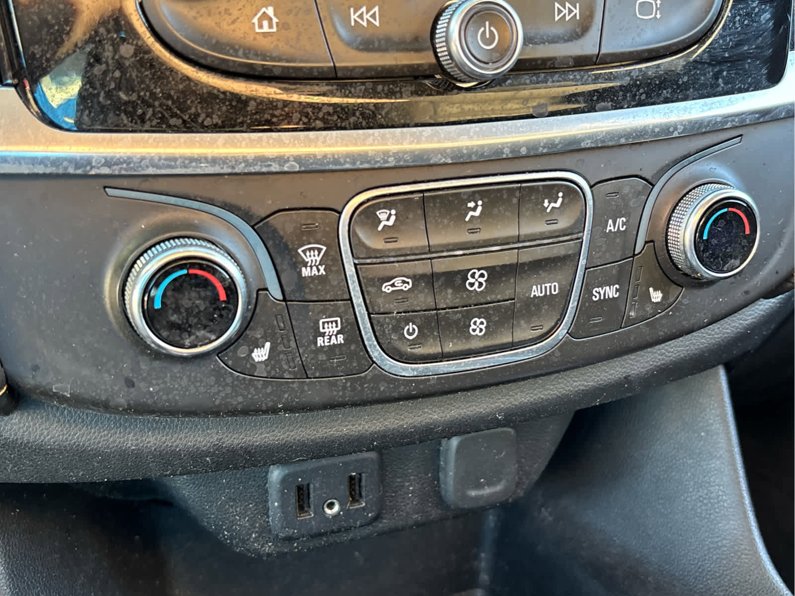 Used 2019 Chevrolet Traverse LT w/ LPO, Blackout Package image 17