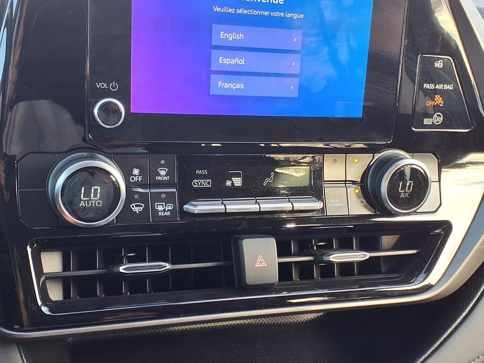 Used 2025 Toyota Highlander LE FWD image 17