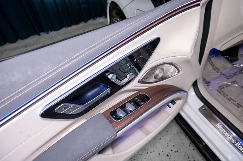 Certified 2023 Mercedes-Benz EQS 580 4MATIC Sedan image 11