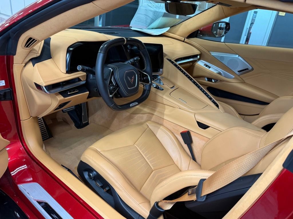 Used 2025 Chevrolet Corvette Z06 RWD image 16