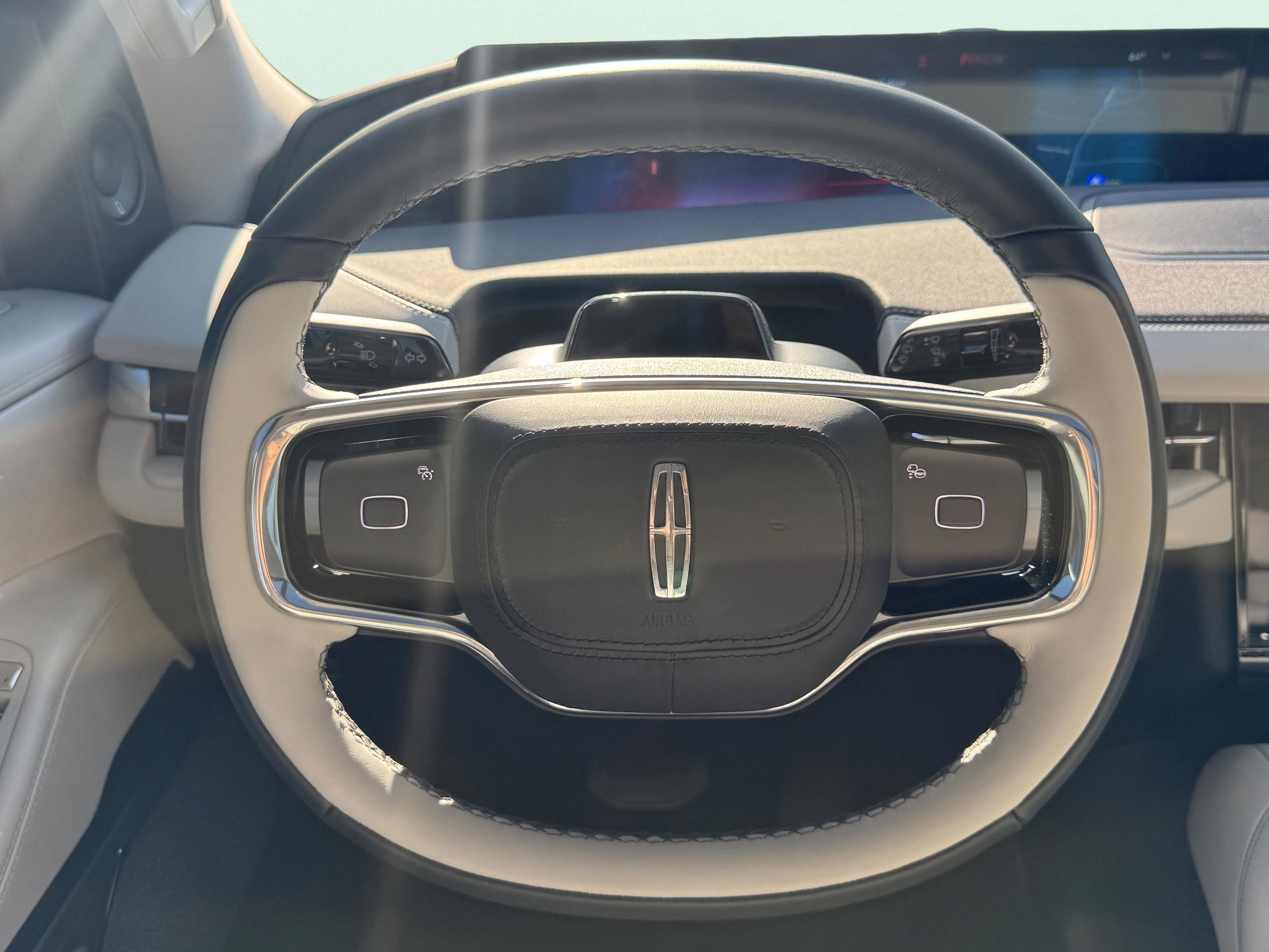 Used 2025 Lincoln Navigator Reserve AWD/4WD image 33