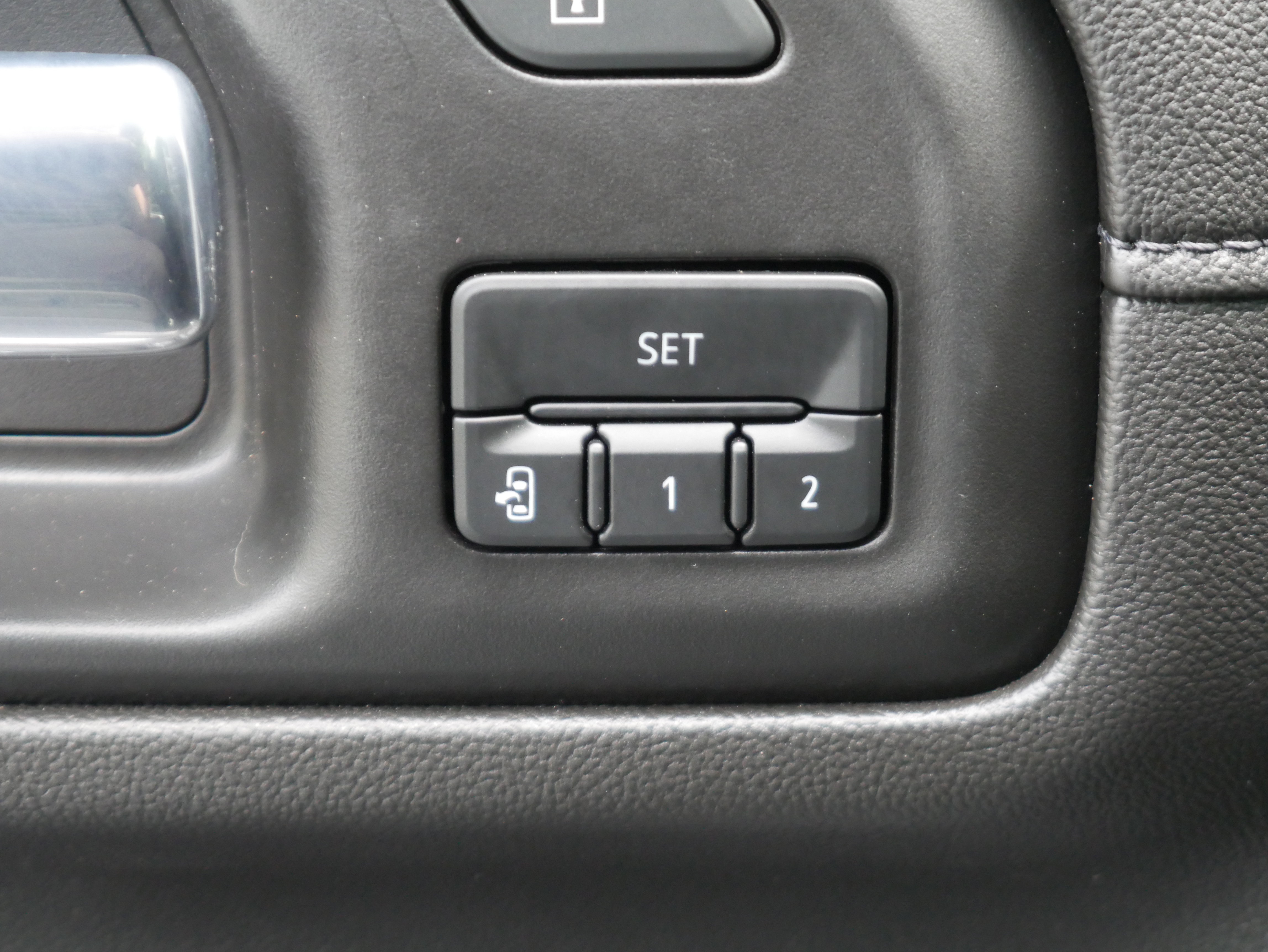 Certified 2023 Chevrolet Silverado 2500 LTZ w/ LTZ Plus Package AWD/4WD image 32