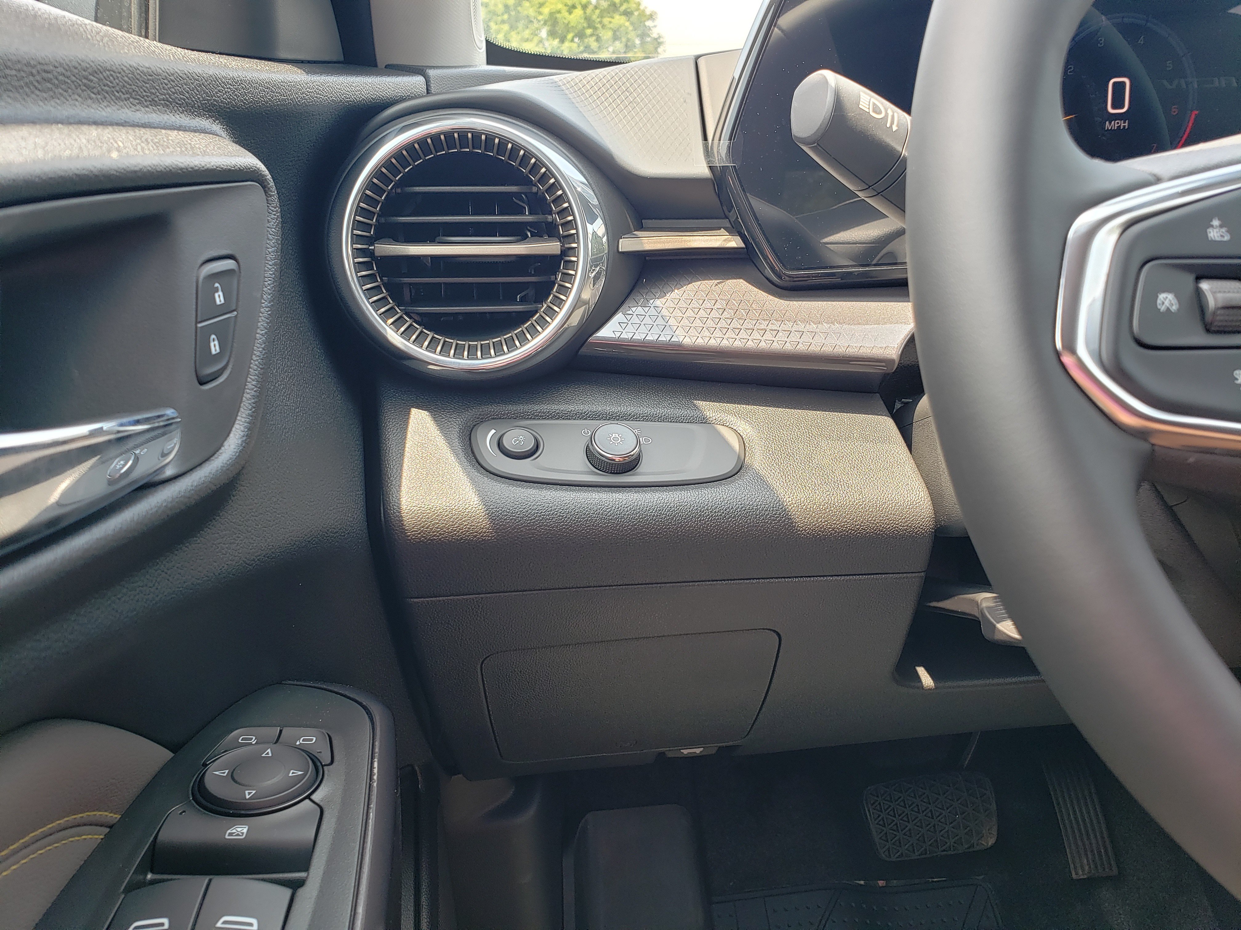 New 2026 Chevrolet Trax ACTIV w/ Driver Confidence Package FWD image 15