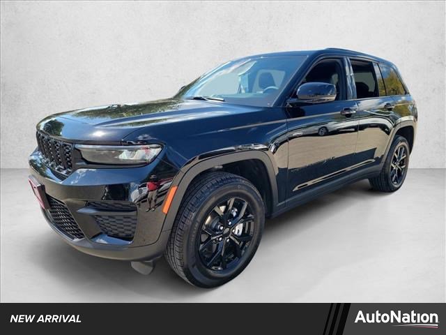 Used 2025 Jeep Grand Cherokee Altitude image 1